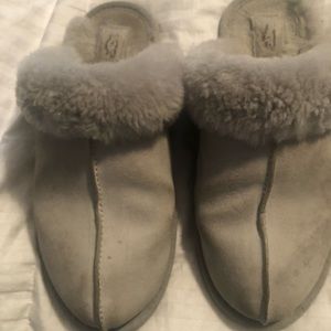 UGG grey slippers size 9
